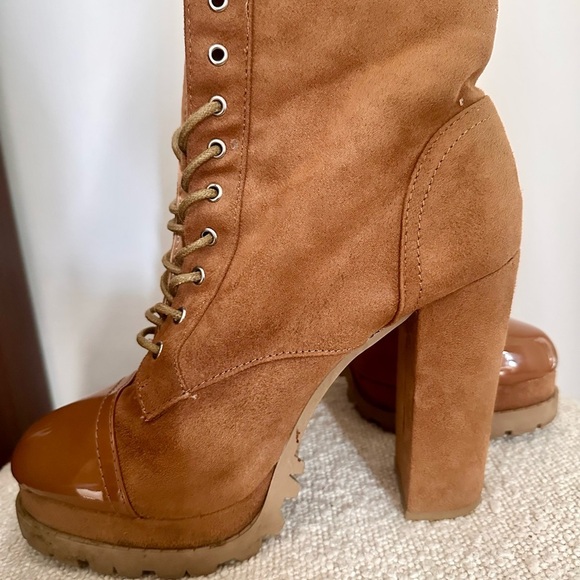 Fashion Nova Tan Heeled Lace-Up Combat Boots US  8.5 - Picture 6 of 8